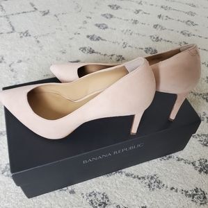 Suede pointy heels in blush, madison heel